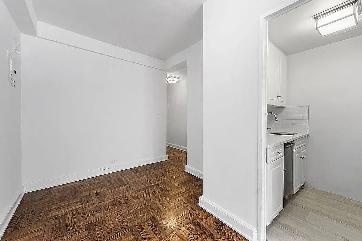 300 East 57th Street — Photo 4