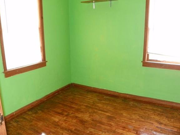 4th image of 108 S Fuller Ave
