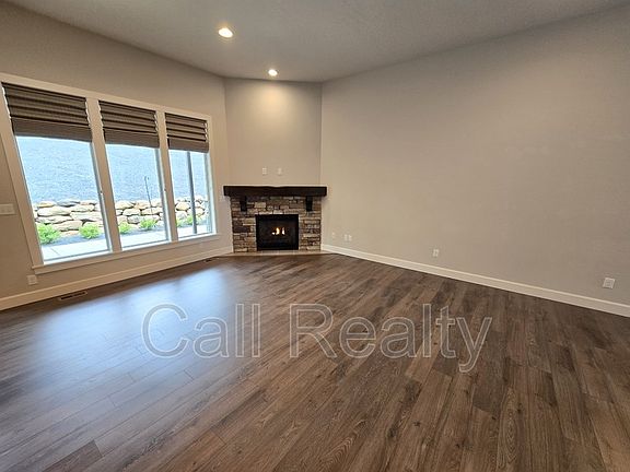 3rd image of 5530 N Radium Ln