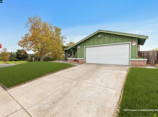 938 Sandy Cove Dr, Rodeo, CA 94572