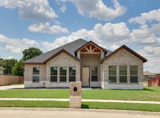 1601 Sea Breeze Ct, Azle, TX 76020