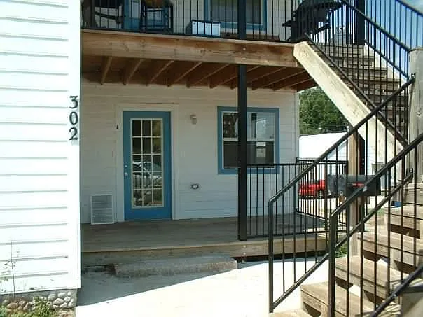 302 W Maple Ave #A — Photo 1