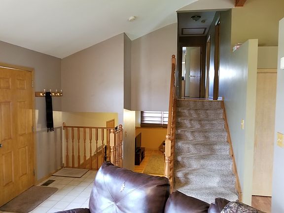 4th image of 110 Baybury Dr