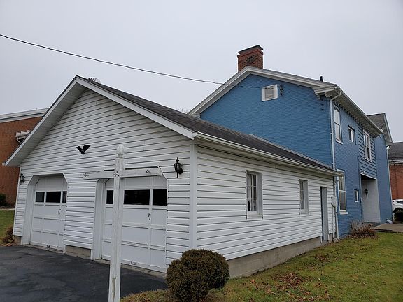 3rd image of 213 Newry St