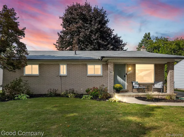 14289 Hope Dr, Sterling Heights, MI 48313