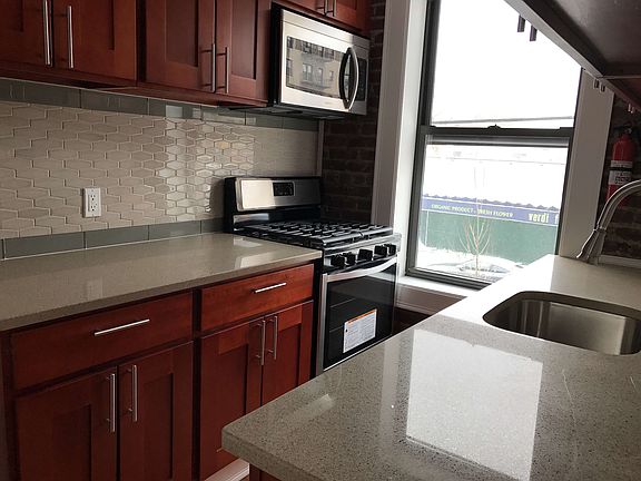 5th image of 3109 21st Ave APT B2