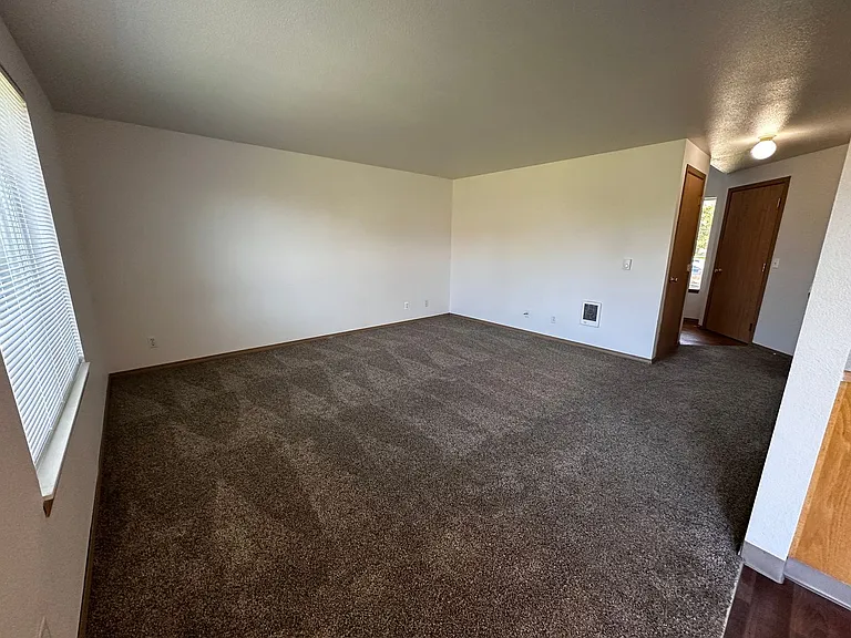 460 & 462 S Ecols St — Photo 5