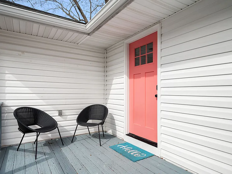 2403 E Pembroke Ave — Photo 7