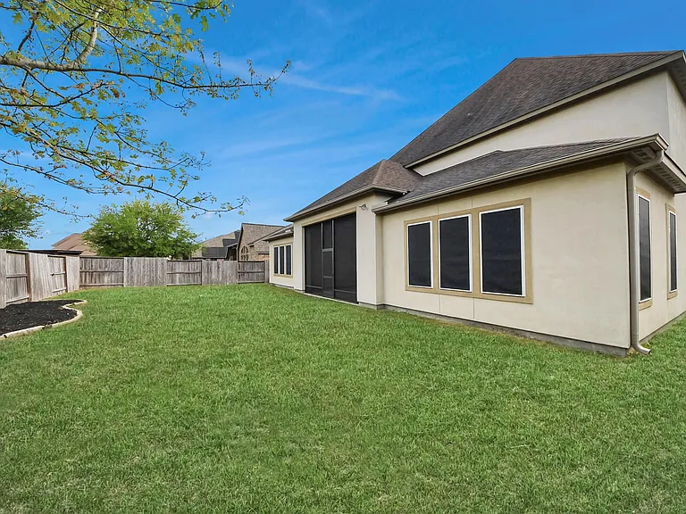 9814 Carver Dr — Photo 24