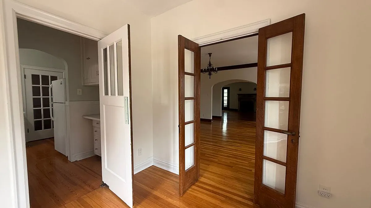 2 bed, 1.0 bath, 2134 sqft, $1,800 — Photo 3