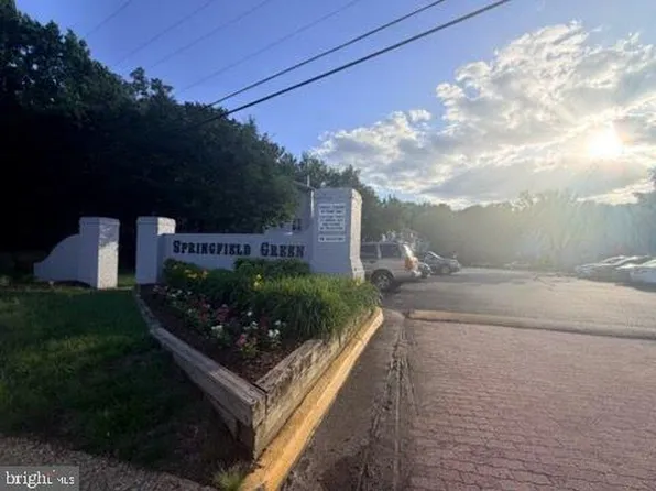 7092 Spring Garden Dr APT 202, Springfield, VA 22150