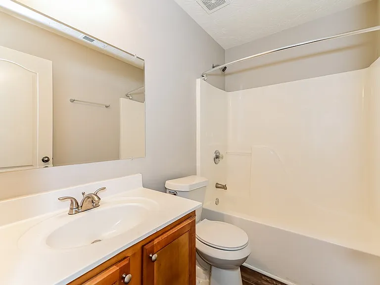 215 Greenland Dr — Photo 16