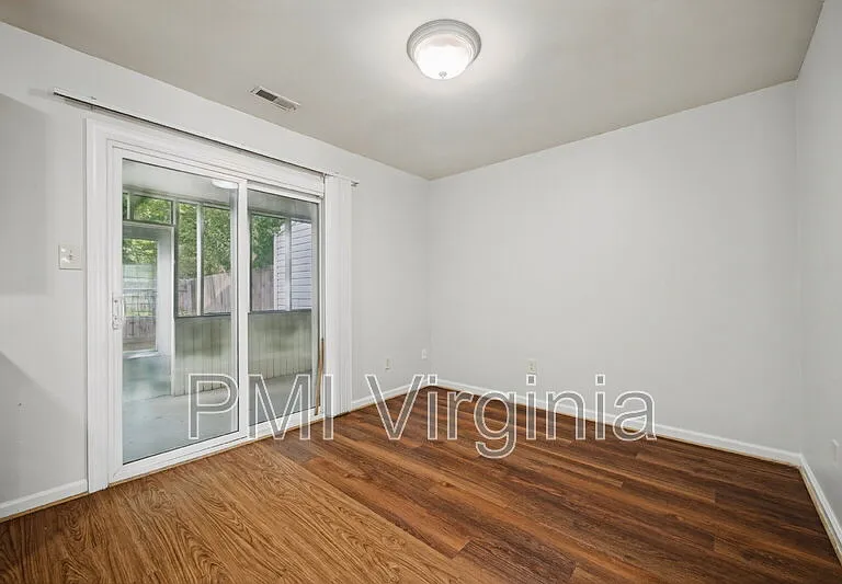 3310 Scarborough Way — Photo 8