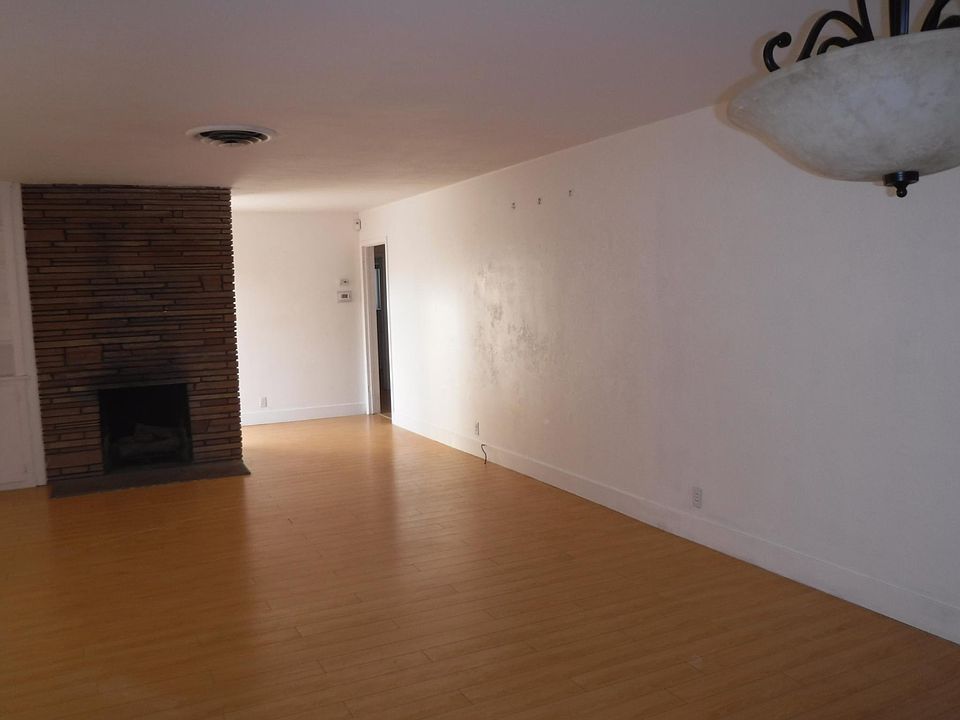 1st image of 736 N Bonita Ct