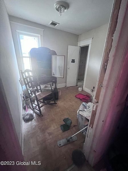 4th image of 737 Bailey Street