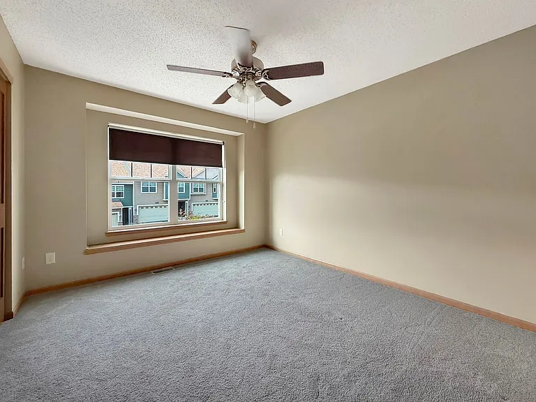 15251 Maryland Ave — Photo 10