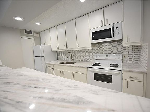 3rd image of 3626 Prescott Ave APT C