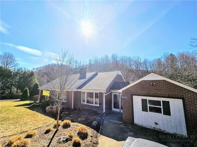270 Wade E Vannoy Dr, West Jefferson, NC, 28694