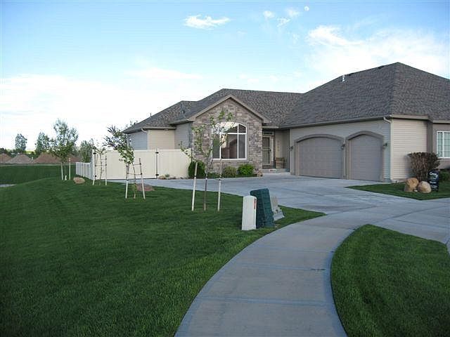 1st image of 6340 Red Rock Dr