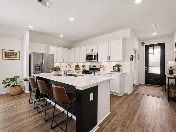 2nd image of 2916 Eden Lake Ln