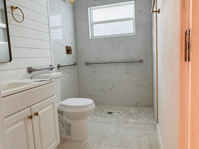 2217 SE 15th Ter — Photo 6
