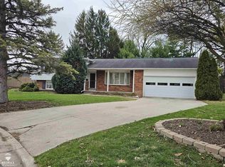 1301 Whitehaven Ct, Owosso, MI