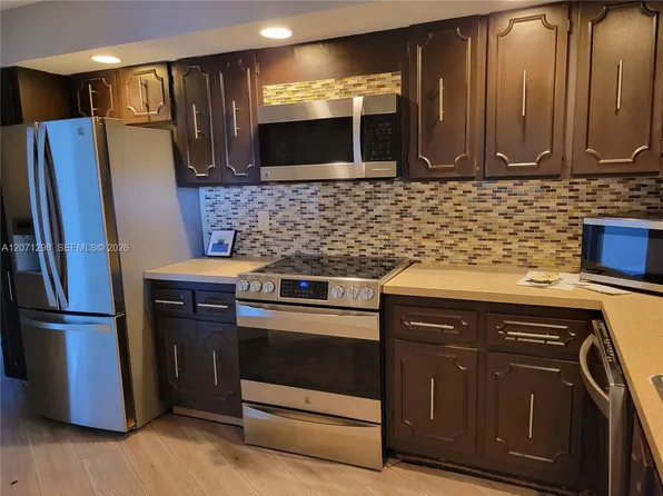 3090 N Course Dr APT 405, Pompano Beach, FL 33069