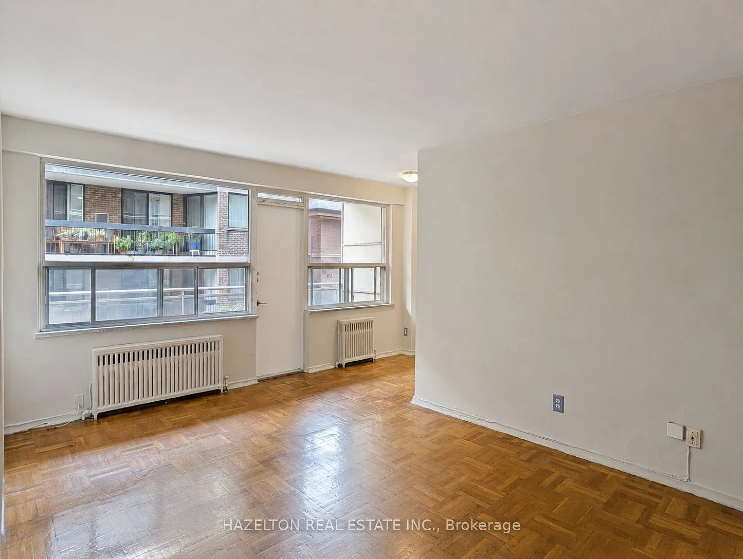 206 Saint George St — Photo 3
