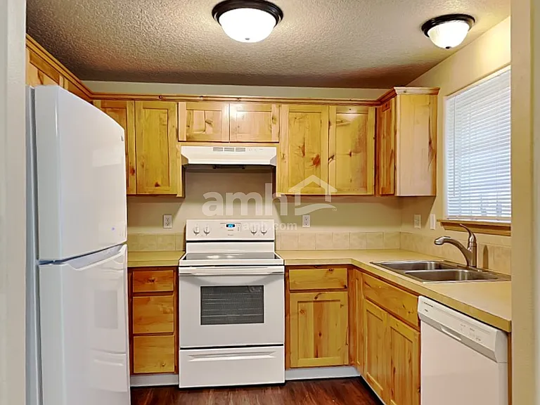 2144 E 3rd St — Photo 3