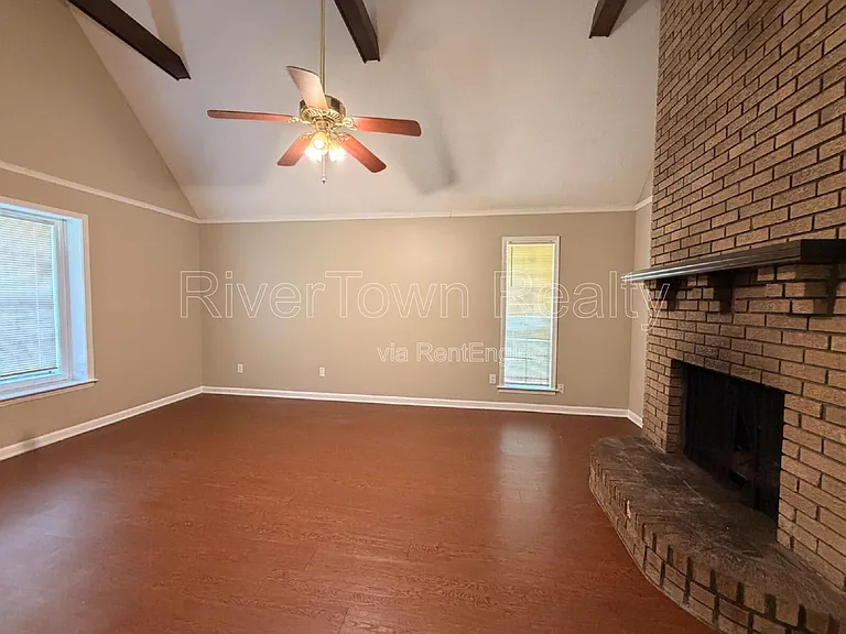 4311 Springwind Rd — Photo 5