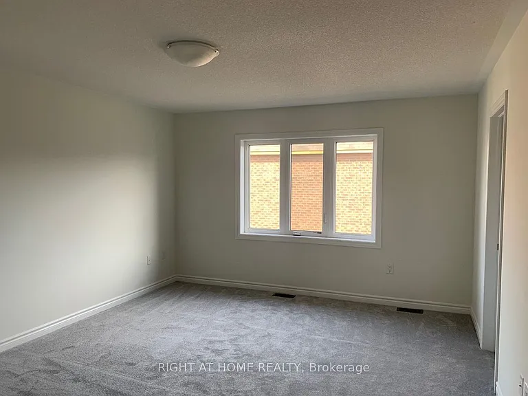 17 Lockyer Dr — Photo 4