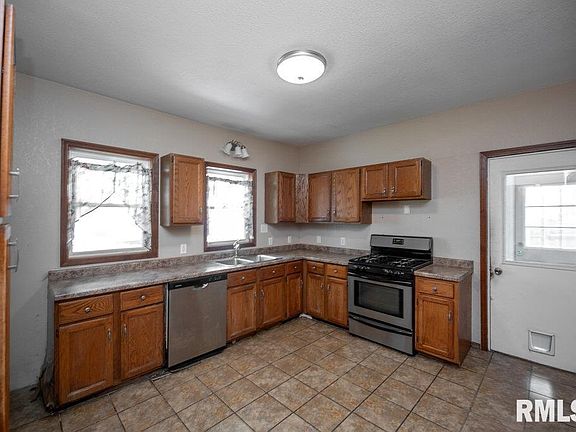 17th image of 1002 Market St