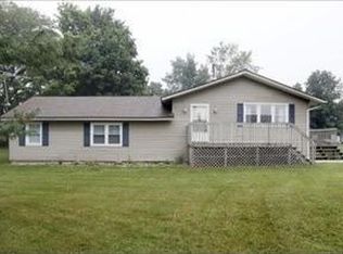 21266 Michigan Ave, Three Rivers, MI 49093