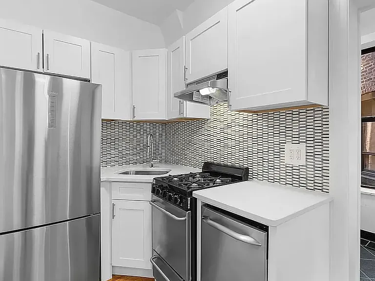 243 Henry St #2A — Photo 5