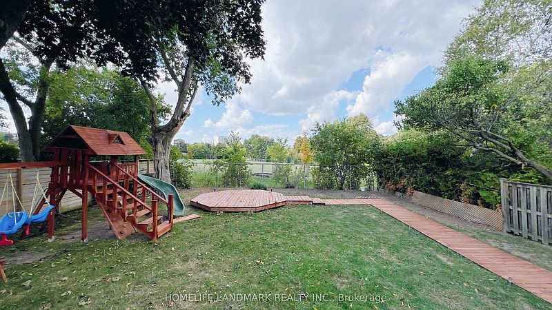 Toronto House for rent - 3 Bedrooms — photo 12