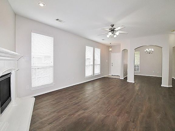 3rd image of 5008 Bedfordshire Dr