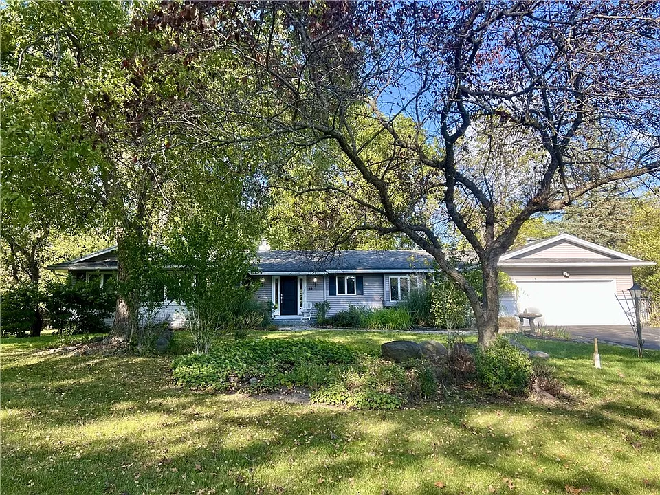 Falconbridge Dr