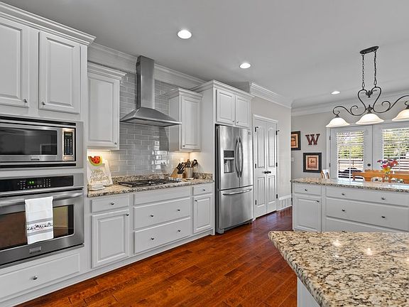 5th image of 404 Ridgefield Cv