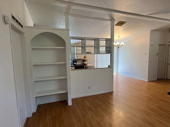 5th image of 4253 Cedar Cir