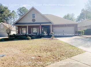 160 Concert Ct, Freeport, FL 32439
