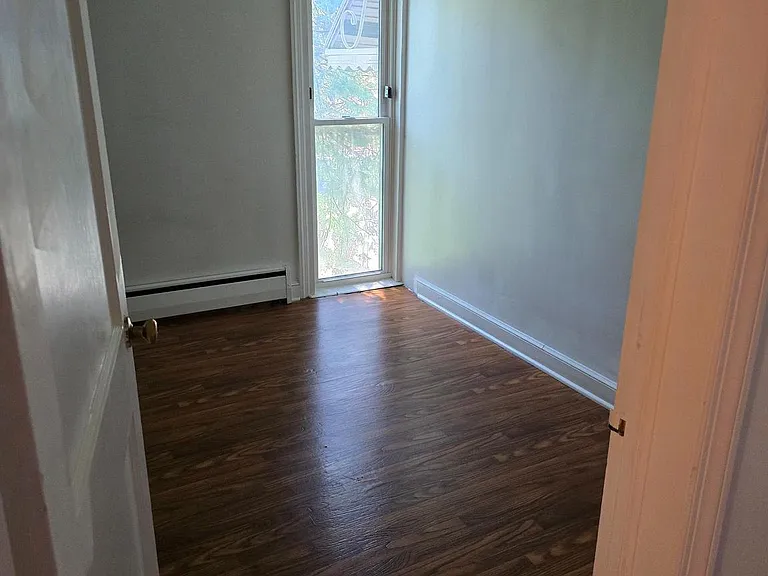 618 Biggs Ave — Photo 13