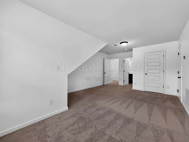 305 Legends Dr — Photo 41