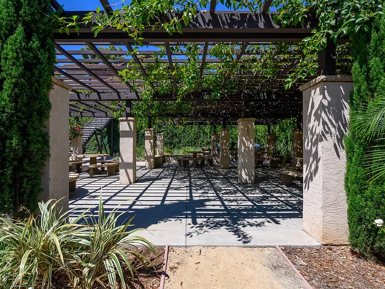 Artesia Escondido — Photo 19