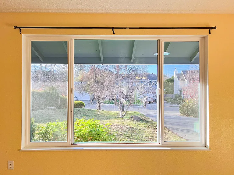 1725 Camellia Dr — Photo 14