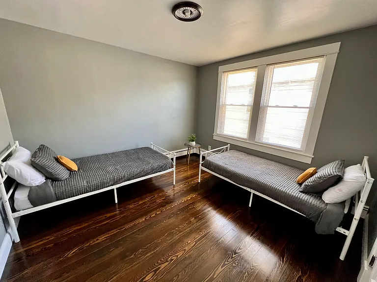 413 Florence Ave — Photo 15