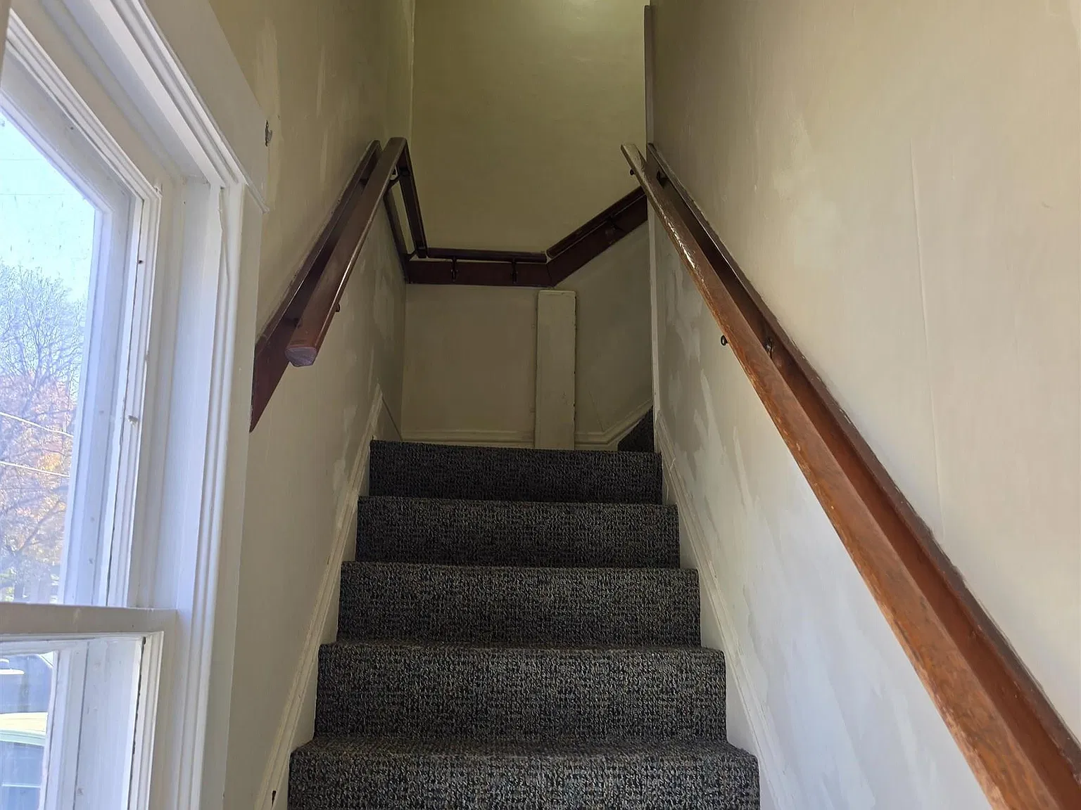 2 bed, 1.0 bath, $1,100 — Photo 2