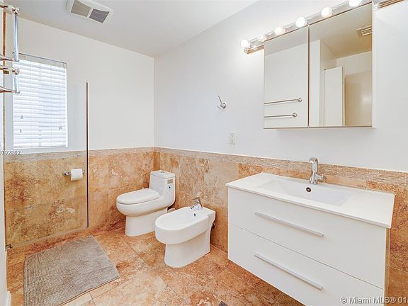 4th image of 1510 Meridian Ave #5