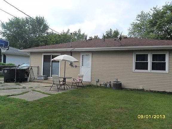 2nd image of 1107 S Dekalb St