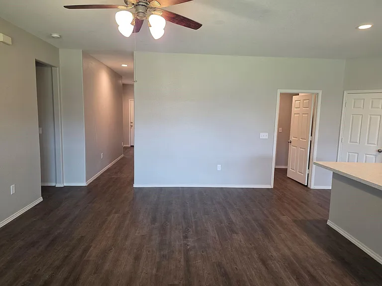 20714 Southern Woods Dr — Photo 9