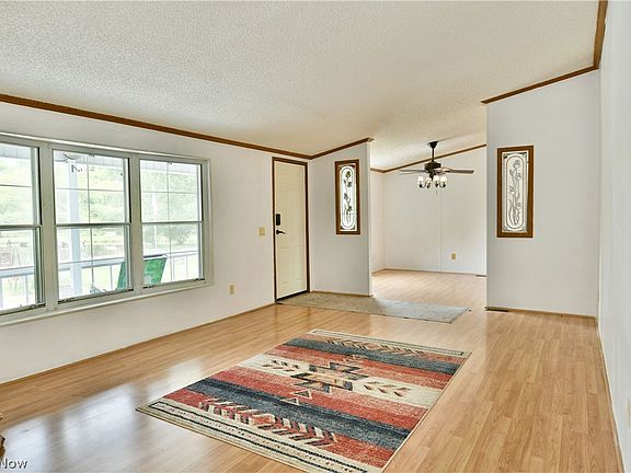 4th image of 826 Bristol Champion Townline Rd NE